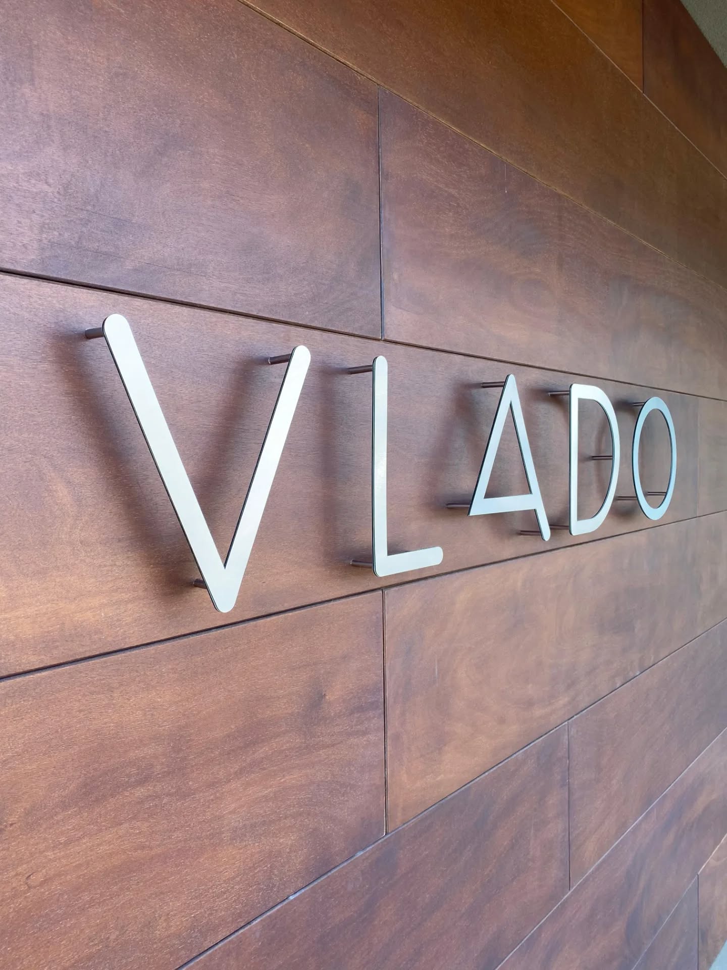  Pokrećete novu firmu? Mi smo tu da vaš brend zablista od prvog dana! 